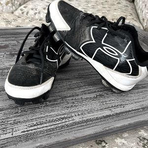 Boys baseball cleats